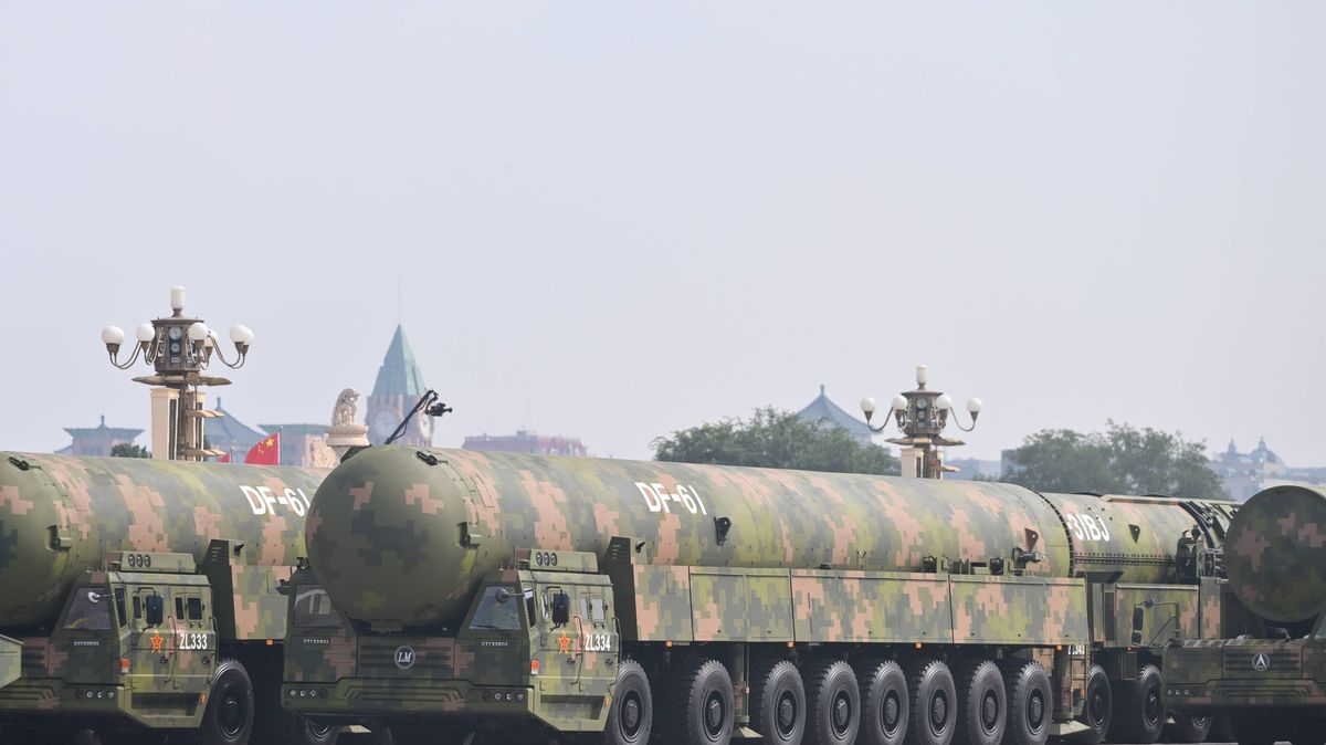 Čína výrazně zvýšila počet míst, kde vyrábí rakety, ukázaly satelity